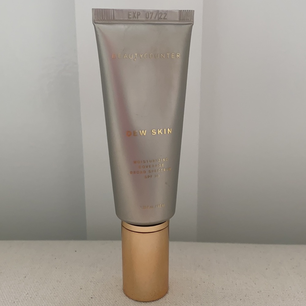 **SOLD** Beauty Counter Dew Skin Tint